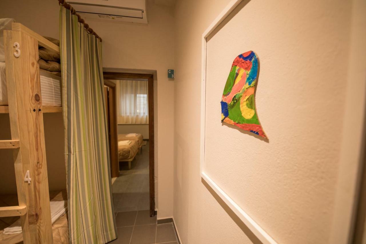 Mosaic Hostel *